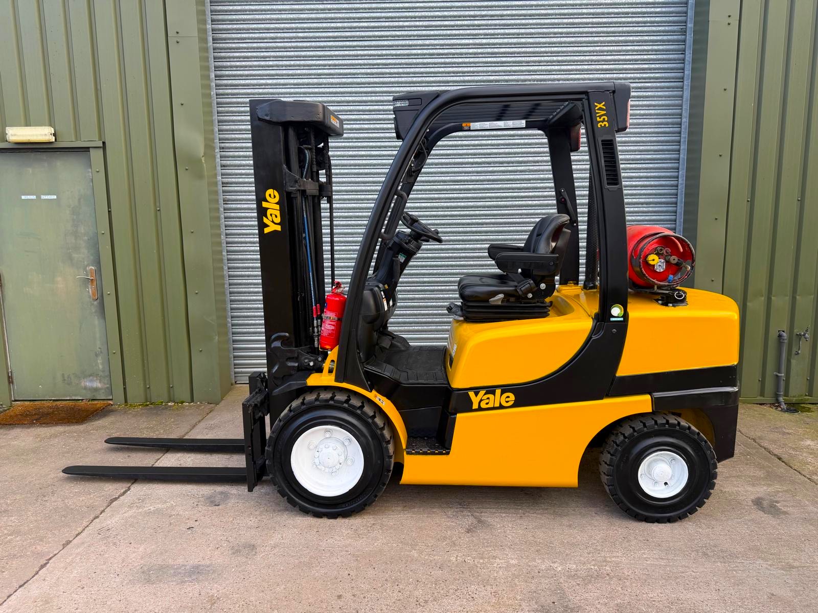 YALE 3500KG GAS TRUCK YEAR 2017