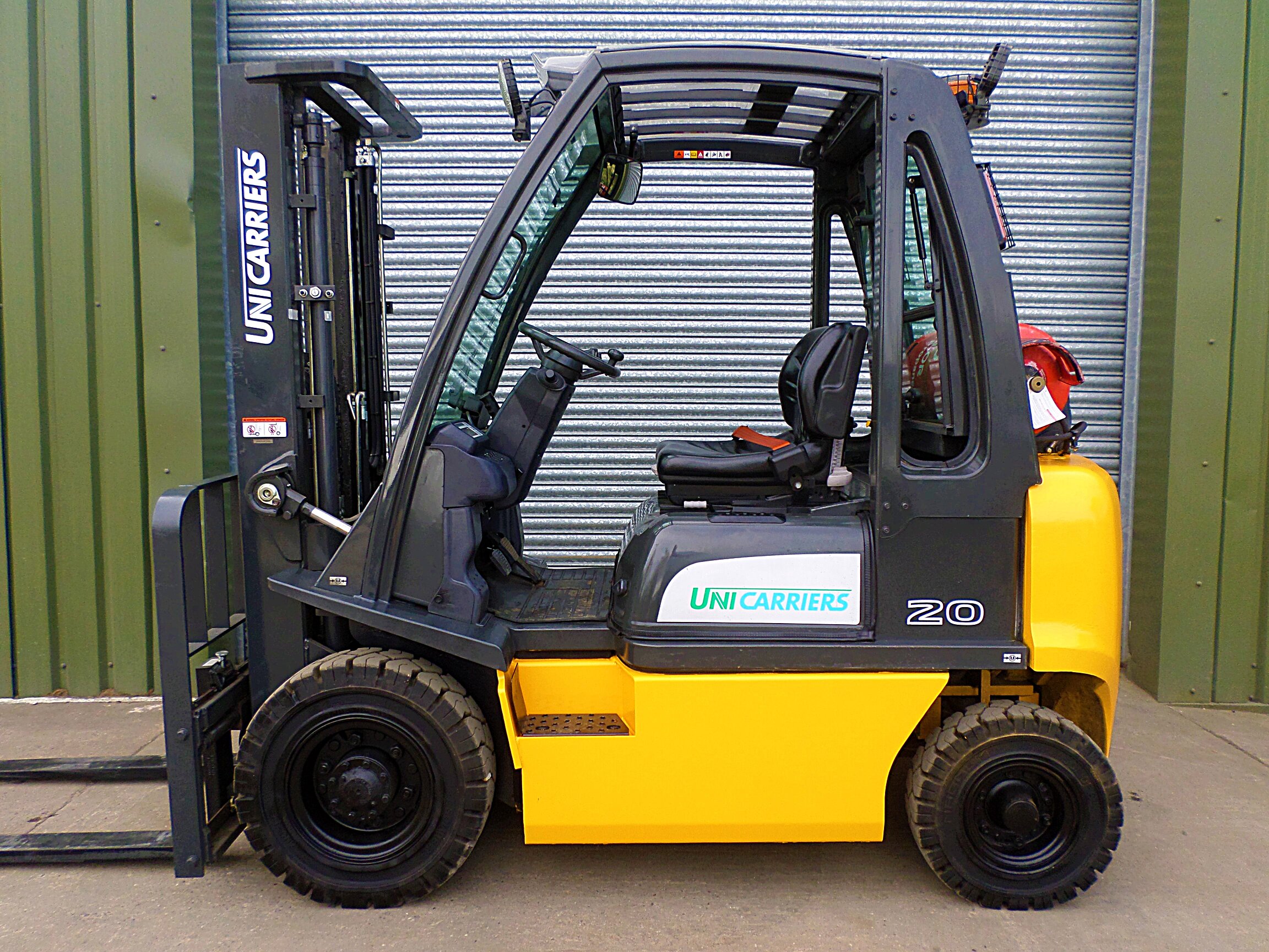 NISSAN GAS TRUCKS 2000kg CONTAINER SPEC YEAR 2015 Used Forklift Truck Sales Forklift Repairs